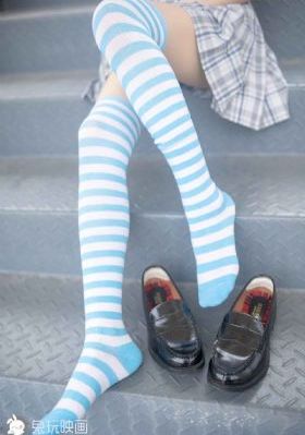 欧美男人跟女人吻戏_超清在线手机播放
